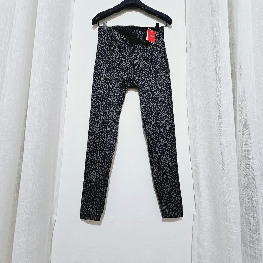 NEVER WORN TAG ON SPANX Look at Me Now Seamless Leggings™ Size 2X